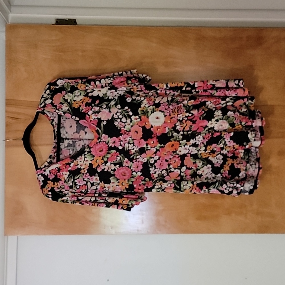 Lane Bryant 18 20 swing v-neck tee